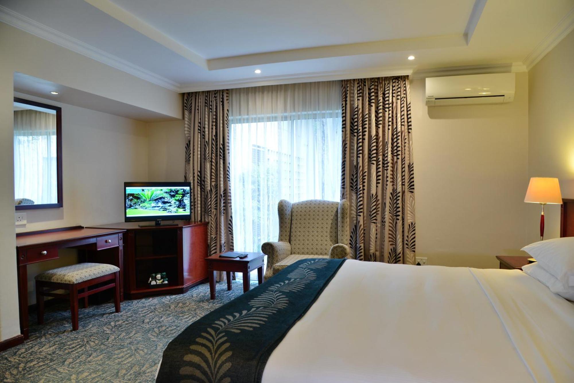 Courtyard Hotel Sandton Johannesburg Room photo